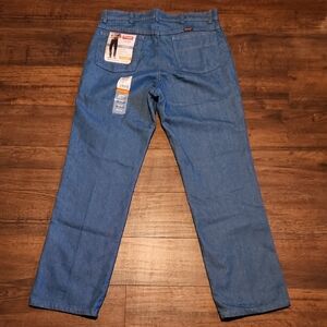 Men Wrangler Regular Fit Stretch Blue Jeans.